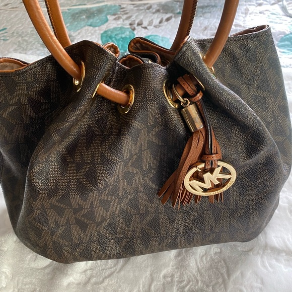 Michael Kors Handbags - Michael Kors satchel